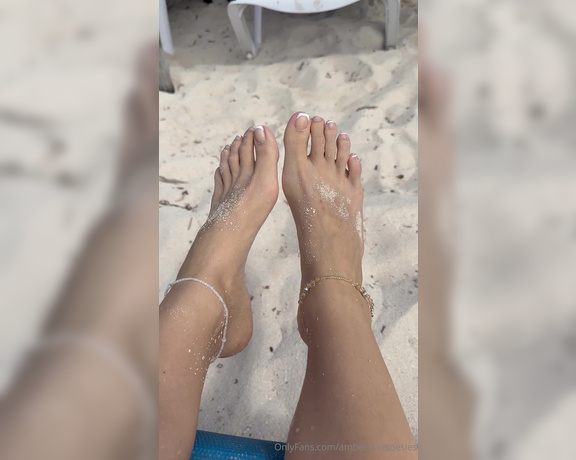 Atoesies aka atoesies - 02-16-2024 OnlyFans Video - Lick the sand off my toes