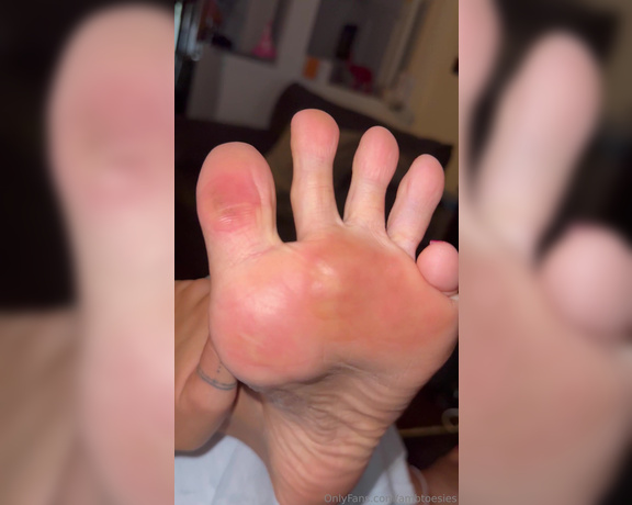 Atoesies aka atoesies - 08-07-2024 OnlyFans Video - Cherry toes amp wrinkles