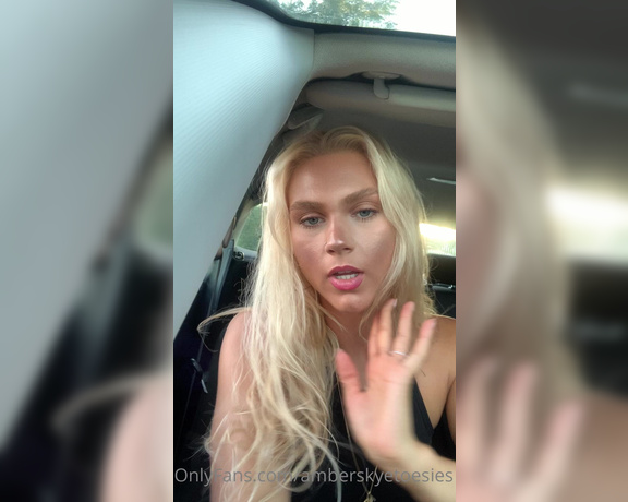 Atoesies aka atoesies - 08-20-2020 OnlyFans Video - People are staring at me