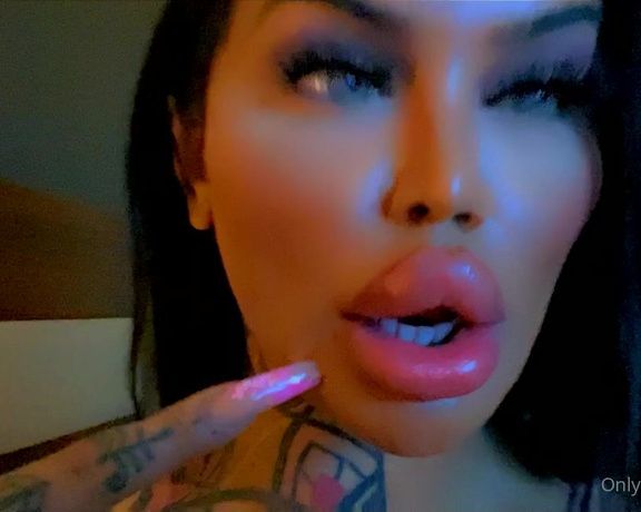 Goddess Nicki aka vip_nvr - 10-06-2021 OnlyFans Video - Kiss me