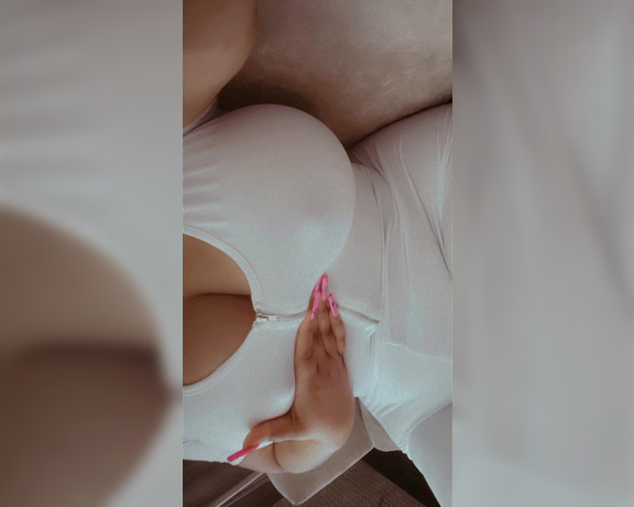 Lindaa23 aka goddess07 - 05-06-2021 OnlyFans Video - Can u give me a massage babe