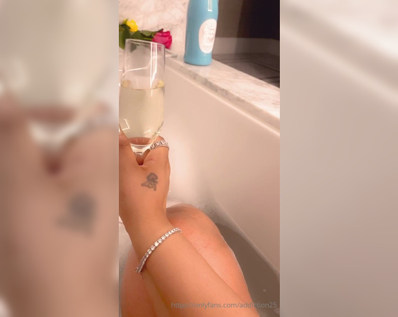 Lindaa23 aka goddess07 - 04-23-2020 OnlyFans Video - Dm me for Full video