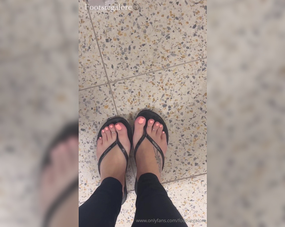 Footsie Galore aka footsiegalore - 03-17-2024 OnlyFans Video - Sunday shopping mode  picking up Easter treats