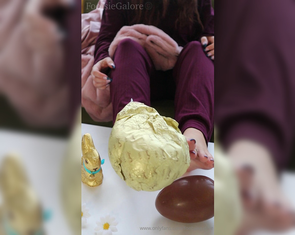 Footsie Galore aka footsiegalore - 04-02-2024 OnlyFans Video - Early morning coziness, coffee, chocolate and Footsie Breakfast time  ASMR