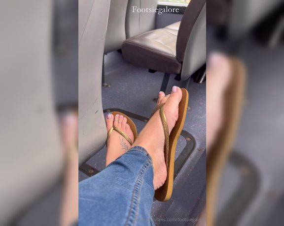 Footsie Galore aka footsiegalore - 04-22-2024 OnlyFans Video - Bus trips, dangling and catching some cheeky stares  would you get caught