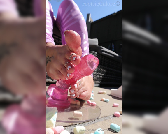 Footsie Galore aka footsiegalore - 05-31-2024 OnlyFans Video - Footsies on a sugar rush and now I want to play with your jelly snake