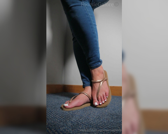 Footsie Galore aka footsiegalore - 05-23-2024 OnlyFans Video - Like magic Shoe fetish dream  Which shoes are your faves