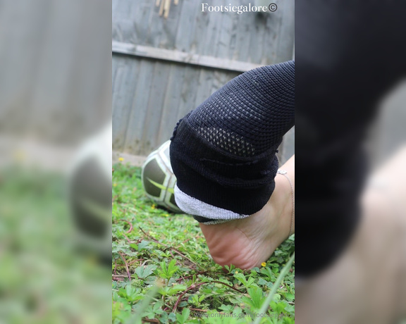 Footsie Galore aka footsiegalore - 07-25-2024 OnlyFans Video - Sweaty post football sock removal in the rain