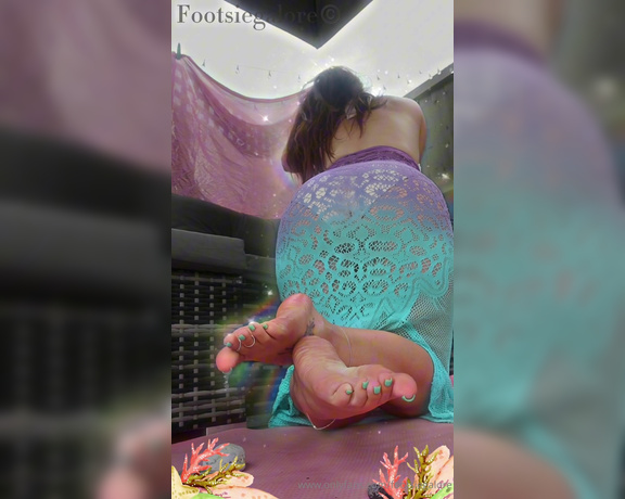 Footsie Galore aka footsiegalore - 07-24-2024 OnlyFans Video - Mermaid tail Flapping my Footsie fins and showing off my mermaid curves