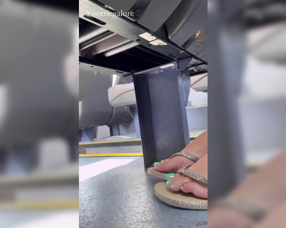 Footsie Galore aka footsiegalore - 07-23-2024 OnlyFans Video - Sneaky peeks on the bus  could you keep your cool with Footsie about