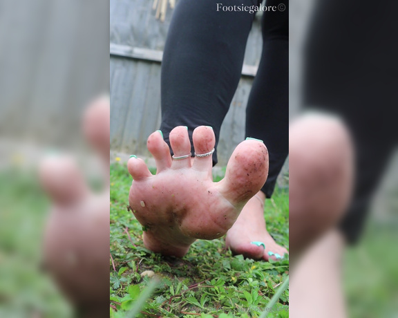 Footsie Galore aka footsiegalore - 08-08-2024 OnlyFans Video - Its hot and raining so Im enjoying getting messy and feeling the rain dropping on my