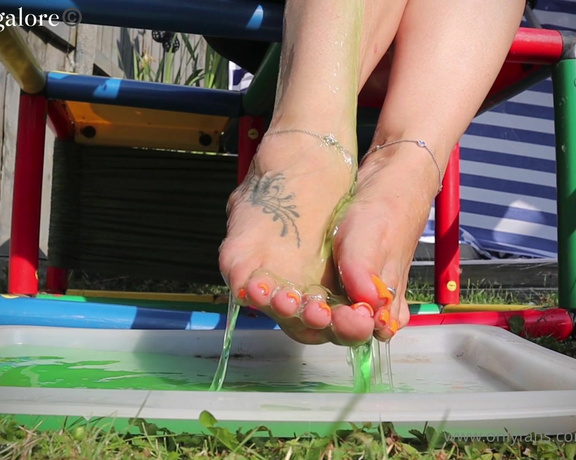 Footsie Galore aka footsiegalore - 09-10-2024 OnlyFans Video - Footsie gets slimed