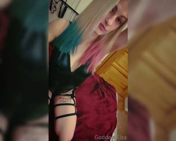 Goddess Elza aka goddesselza - 03-14-2023 OnlyFans Video - New late gifts from my sub in Womans Day