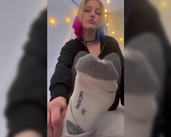 Goddess Elza aka goddesselza - 05-03-2024 OnlyFans Video - Powąchaj paluszki