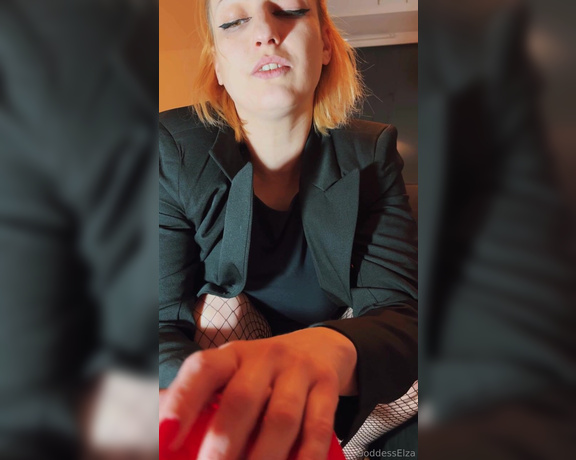 Goddess Elza aka goddesselza - 03-18-2024 OnlyFans Video - Wyliz mi szpilki _ vol