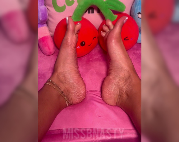 Miss B Nasty aka missbnasty - 07-13-2024 OnlyFans Video - New pedicure  Yes or no