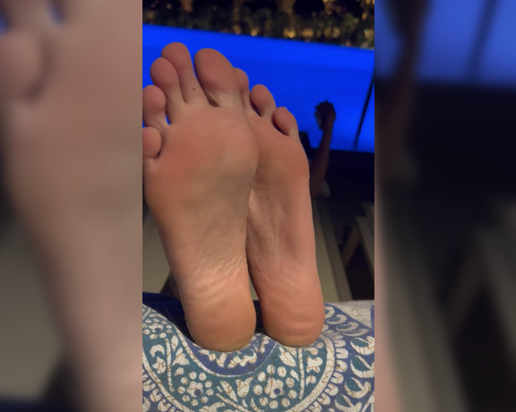 Germangirlnextdoor95 aka germangirlnextdoor95 - 06-11-2024 OnlyFans Video - Ever see such perfect soles