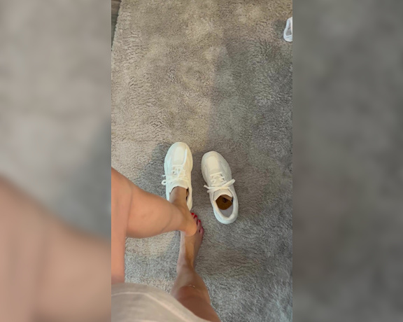 Germangirlnextdoor95 aka germangirlnextdoor95 - 08-07-2024 OnlyFans Video - How you like my new shoes