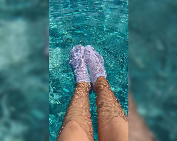 Germangirlnextdoor95 aka germangirlnextdoor95 - 08-29-2024 OnlyFans Video - Needed a little cool down  enjoy your Summerday