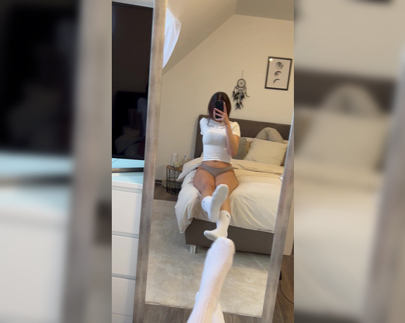 Germangirlnextdoor95 aka germangirlnextdoor95 - 10-30-2024 OnlyFans Video - If you like long nike socks, this is for you