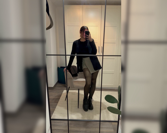 Germangirlnextdoor95 aka germangirlnextdoor95 - 10-25-2024 OnlyFans Video - How do you like my outfit going out for some drinks and drive men crazy