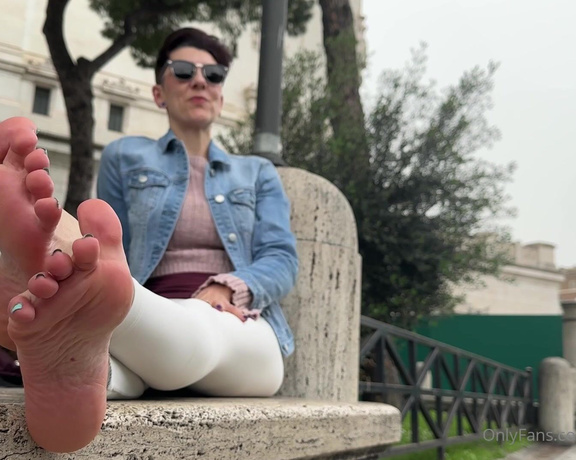 Solesmad aka solesmadvip - 04-08-2024 OnlyFans Video - Hubby enjoy making this public video with dirty feet in Rome, and u exited to see