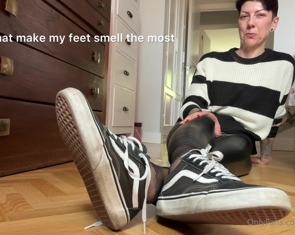 Solesmad aka solesmadvip - 05-03-2024 OnlyFans Video - Would you like to be able to smell my feet right now, I warn you,they are