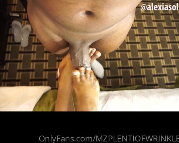 Alexia Cortland aka mz_plentiofwrinkles - 04-13-2020 OnlyFans Video - Skilled feet