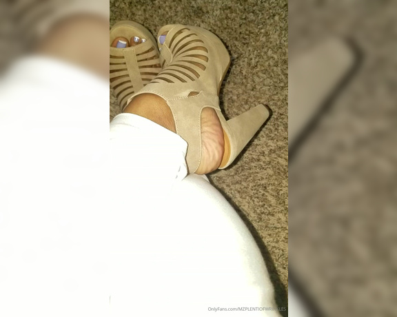 Alexia Cortland aka mz_plentiofwrinkles - 04-21-2020 OnlyFans Video - Thank you for my heels luv