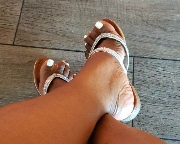 Alexia Cortland aka mz_plentiofwrinkles - 10-17-2024 OnlyFans Video - My silver slides are so comfortable