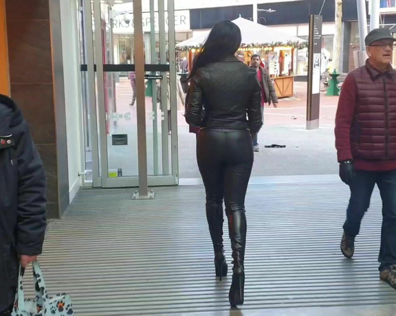 Miss Foxx aka missfoxx - 01-22-2021 OnlyFans Video - Look at the faces of everyone around Me