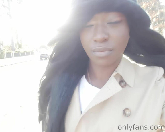 Miss Foxx aka missfoxx - 02-07-2019 OnlyFans Video - Wind in My hair, expensive coat blowing in the breeze