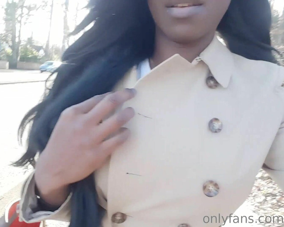 Miss Foxx aka missfoxx - 02-07-2019 OnlyFans Video - Wind in My hair, expensive coat blowing in the breeze