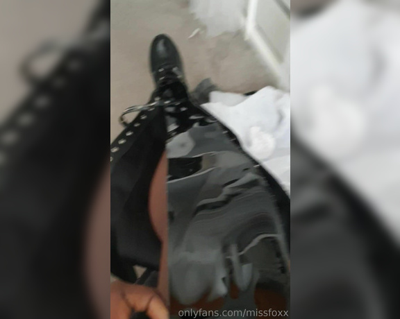 Miss Foxx aka missfoxx - 04-24-2019 OnlyFans Video - New thigh high black patent boots