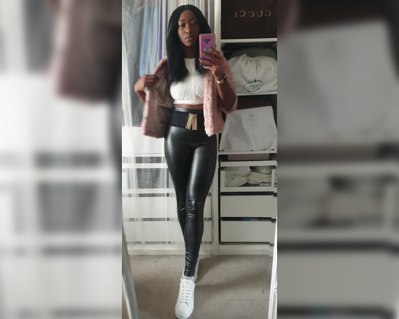 Miss Foxx aka missfoxx - 04-11-2021 OnlyFans Video - When your world is so boring, its impossible to keep your eyes off Me