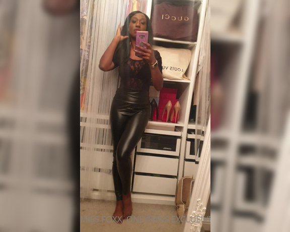 Miss Foxx aka missfoxx - 05-10-2021 OnlyFans Video - Just home from a session