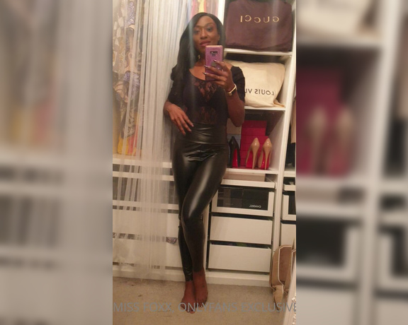 Miss Foxx aka missfoxx - 05-10-2021 OnlyFans Video - Just home from a session