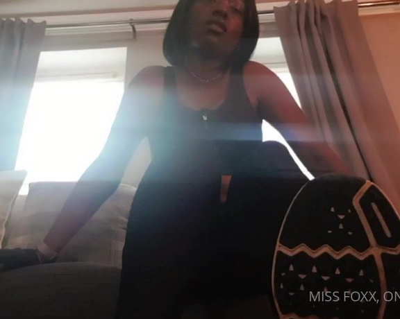 Miss Foxx aka missfoxx - 04-10-2020 OnlyFans Video - FOOT FRIDAY IS FEET amp FLIP OFF FRIDAY Just finished a burn so sniff My sweaty