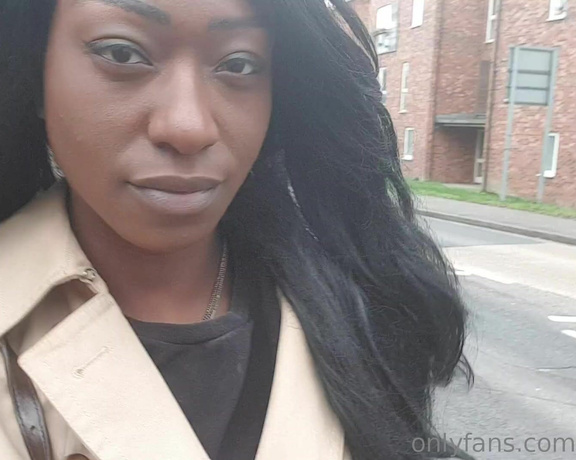 Miss Foxx aka missfoxx - 03-13-2019 OnlyFans Video - Walk with Me, pet