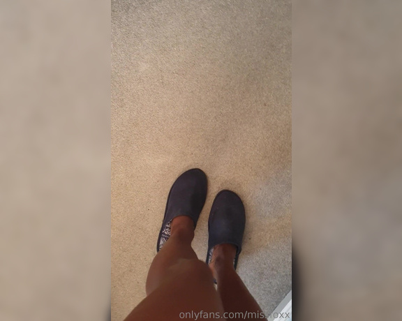 Miss Foxx aka missfoxx - 03-20-2019 OnlyFans Video - Smell it, FOOTBITCH