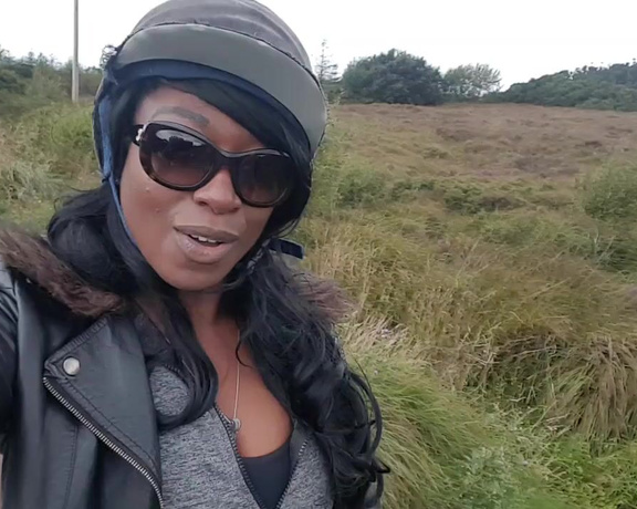 Miss Foxx aka missfoxx - 08-24-2017 OnlyFans Video - VIDEO Riding an Irish Pony