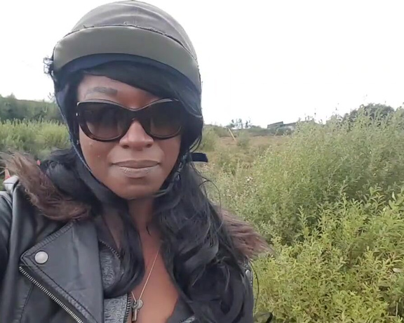 Miss Foxx aka missfoxx - 08-24-2017 OnlyFans Video - VIDEO Riding an Irish Pony