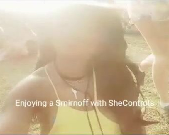 Miss Foxx aka missfoxx - 08-26-2017 OnlyFans Video - VIDEO Foxx off duty  Reading Festival RANDL17