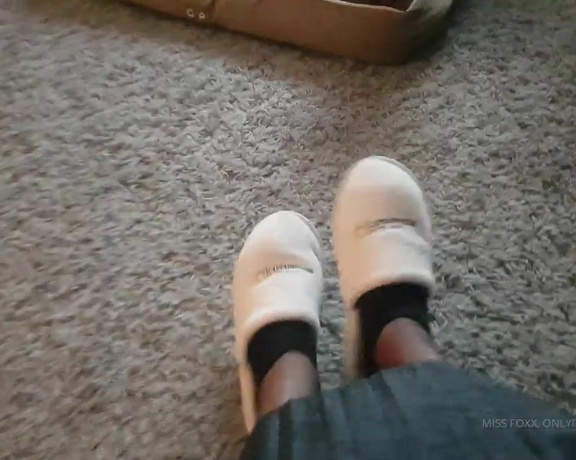 Miss Foxx aka missfoxx - 08-25-2019 OnlyFans Video - Wow, these slippers and socks are DIRTY CLEAN THEM, BITCH