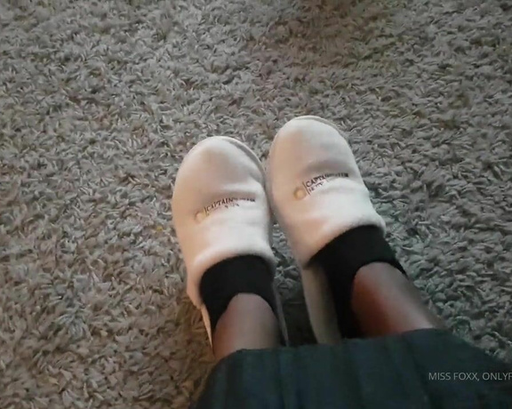 Miss Foxx aka missfoxx - 08-25-2019 OnlyFans Video - Wow, these slippers and socks are DIRTY CLEAN THEM, BITCH