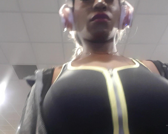 Miss Foxx aka missfoxx - 09-30-2019 OnlyFans Video - VIDEO UNDERBOOB