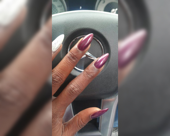 Miss Foxx aka missfoxx - 08-22-2020 OnlyFans Video - Back in England and straight to the nail bar