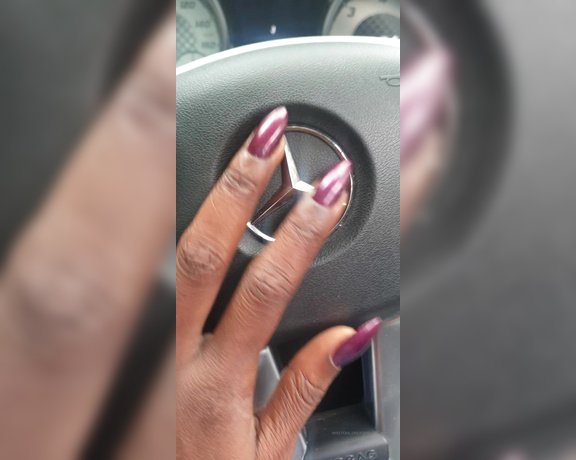 Miss Foxx aka missfoxx - 08-22-2020 OnlyFans Video - Back in England and straight to the nail bar