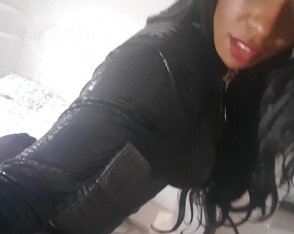 Miss Foxx aka missfoxx - 03-28-2017 OnlyFans Video - He paid 50 to watch My ass get worshipped for 60 seconds