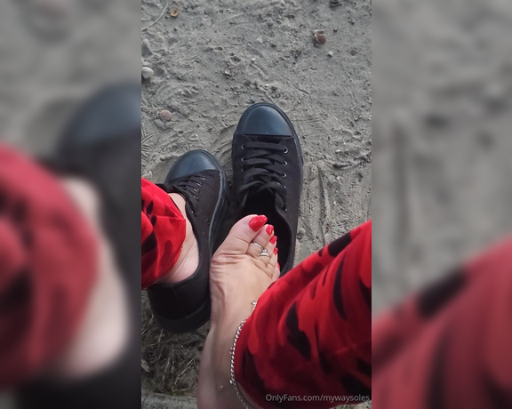 Mywaysoles aka mywaysoles - 10-12-2024 OnlyFans Video - Just out in the nature lol, vibin